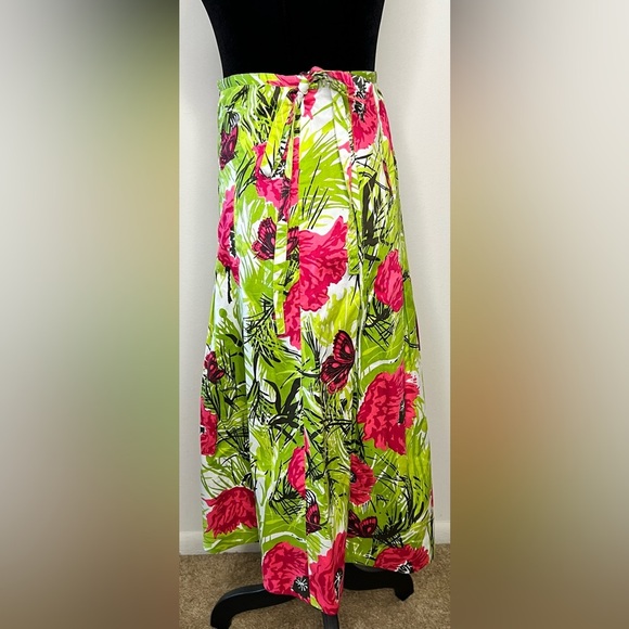 Talbots pleated floral skirt. Pink and green. Zip side closure. 100% cotton. 10 - Picture 4 of 9